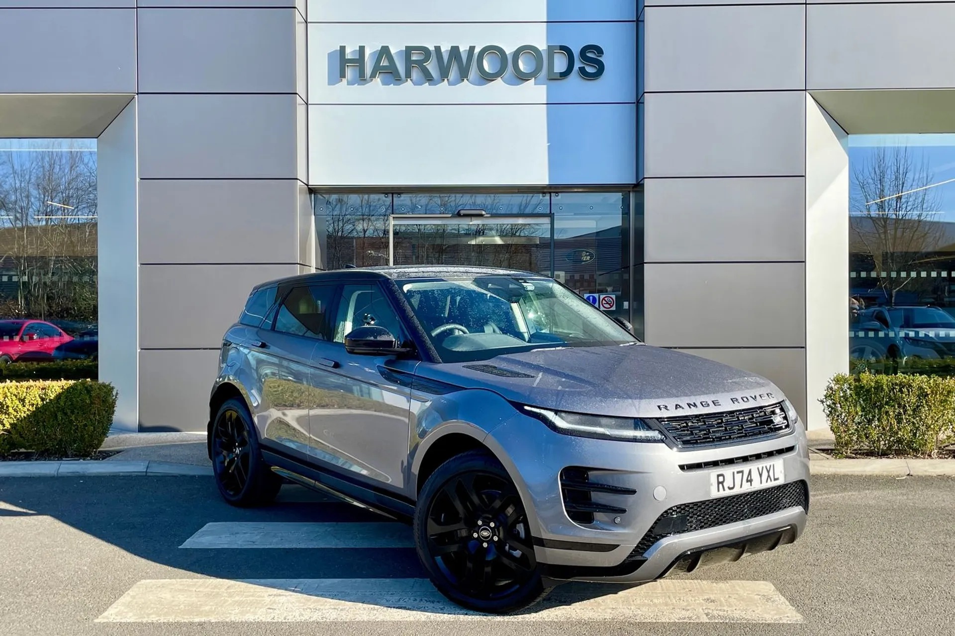 LAND ROVER RANGE ROVER EVOQUE focused image