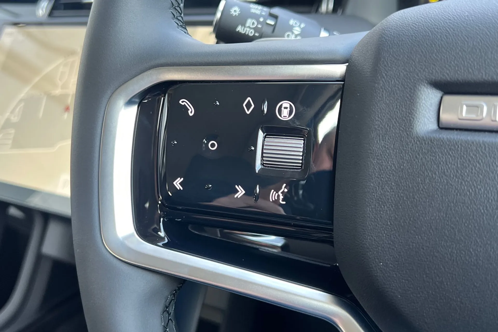 LAND ROVER DISCOVERY SPORT thumbnail image number 20