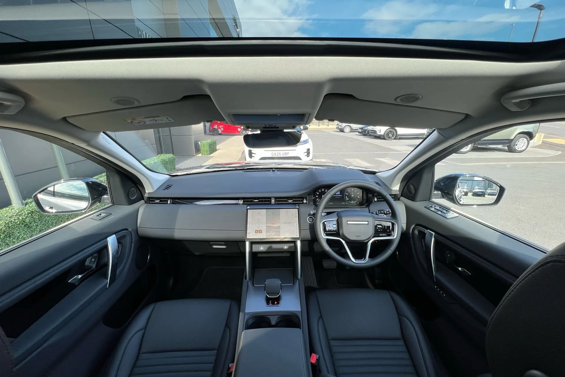 LAND ROVER DISCOVERY SPORT thumbnail image number 3