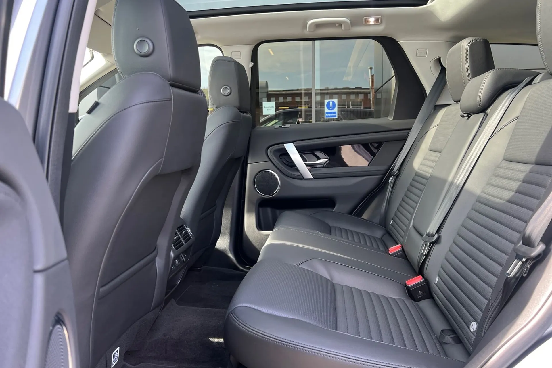 LAND ROVER DISCOVERY SPORT thumbnail image number 34