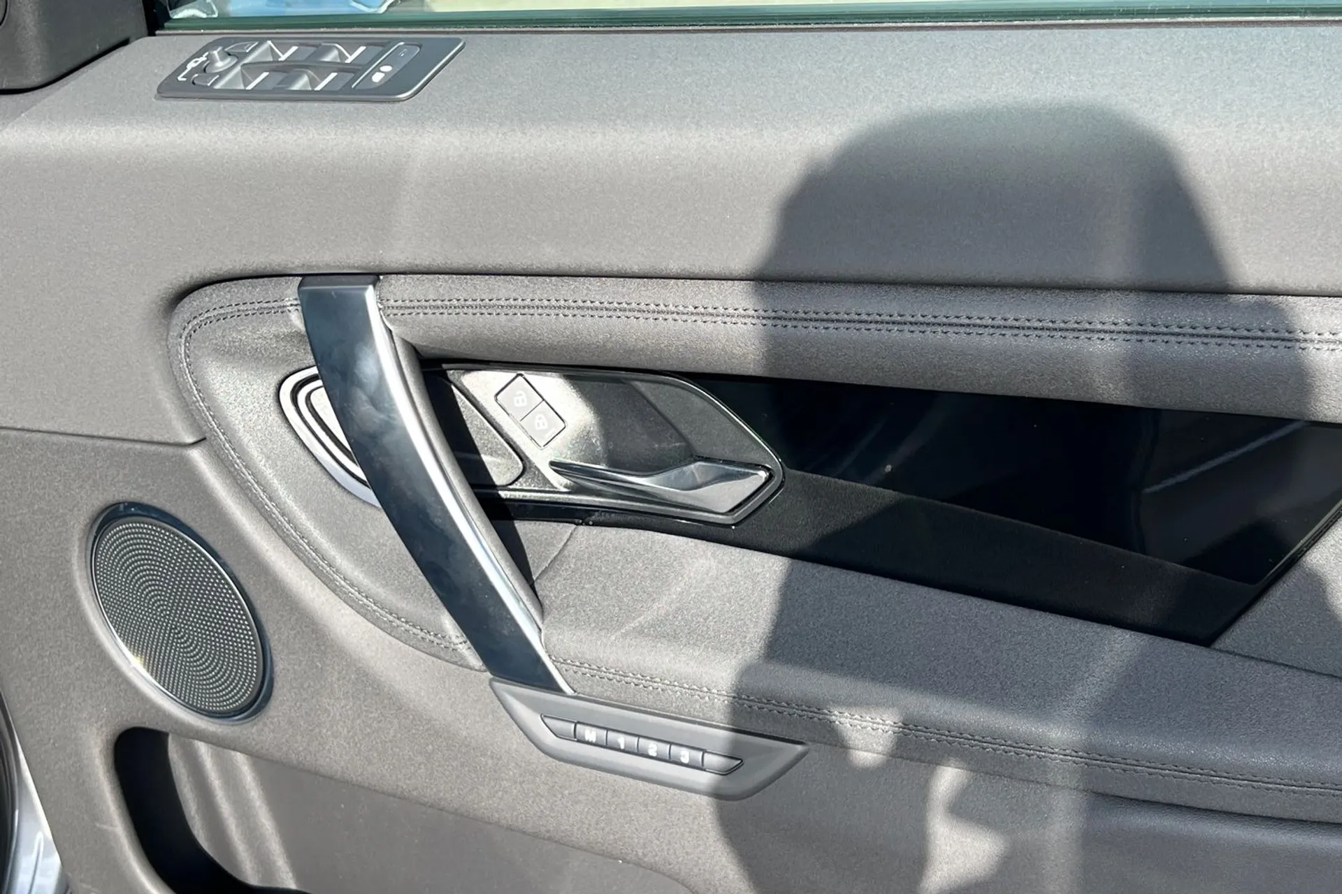 LAND ROVER DISCOVERY SPORT thumbnail image number 12