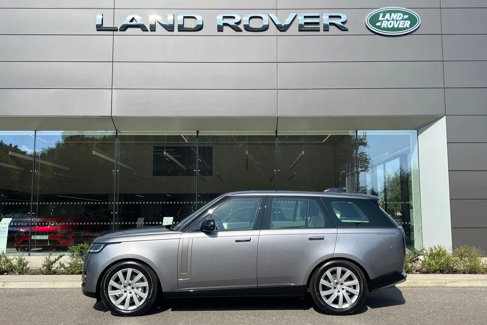 LAND ROVER RANGE ROVER thumbnail image number 8