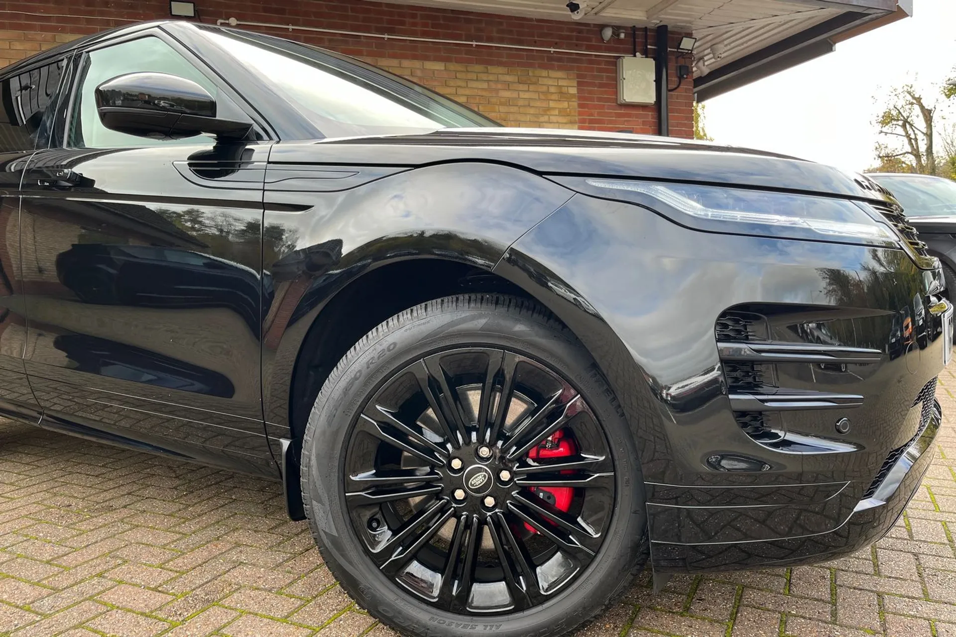 LAND ROVER RANGE ROVER EVOQUE thumbnail image number 2