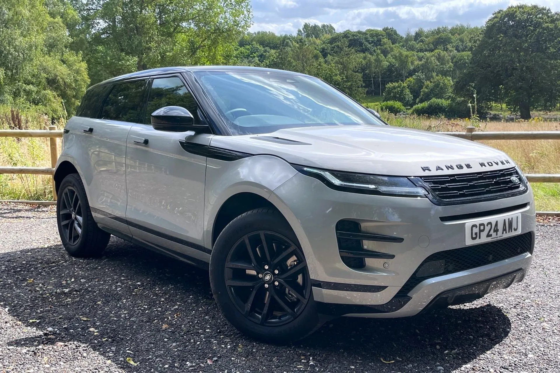 LAND ROVER RANGE ROVER EVOQUE focused image