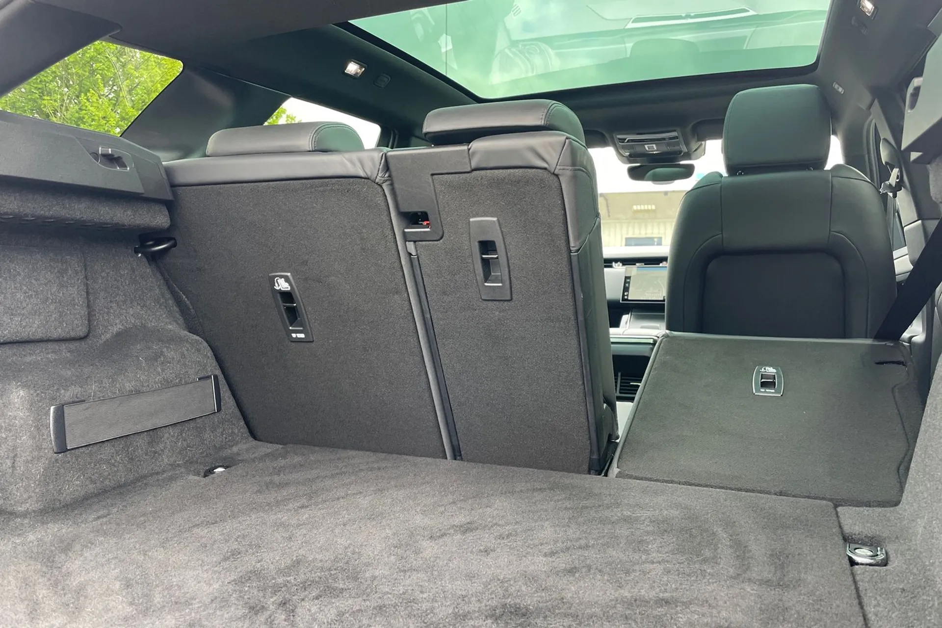 LAND ROVER RANGE ROVER EVOQUE thumbnail image number 36