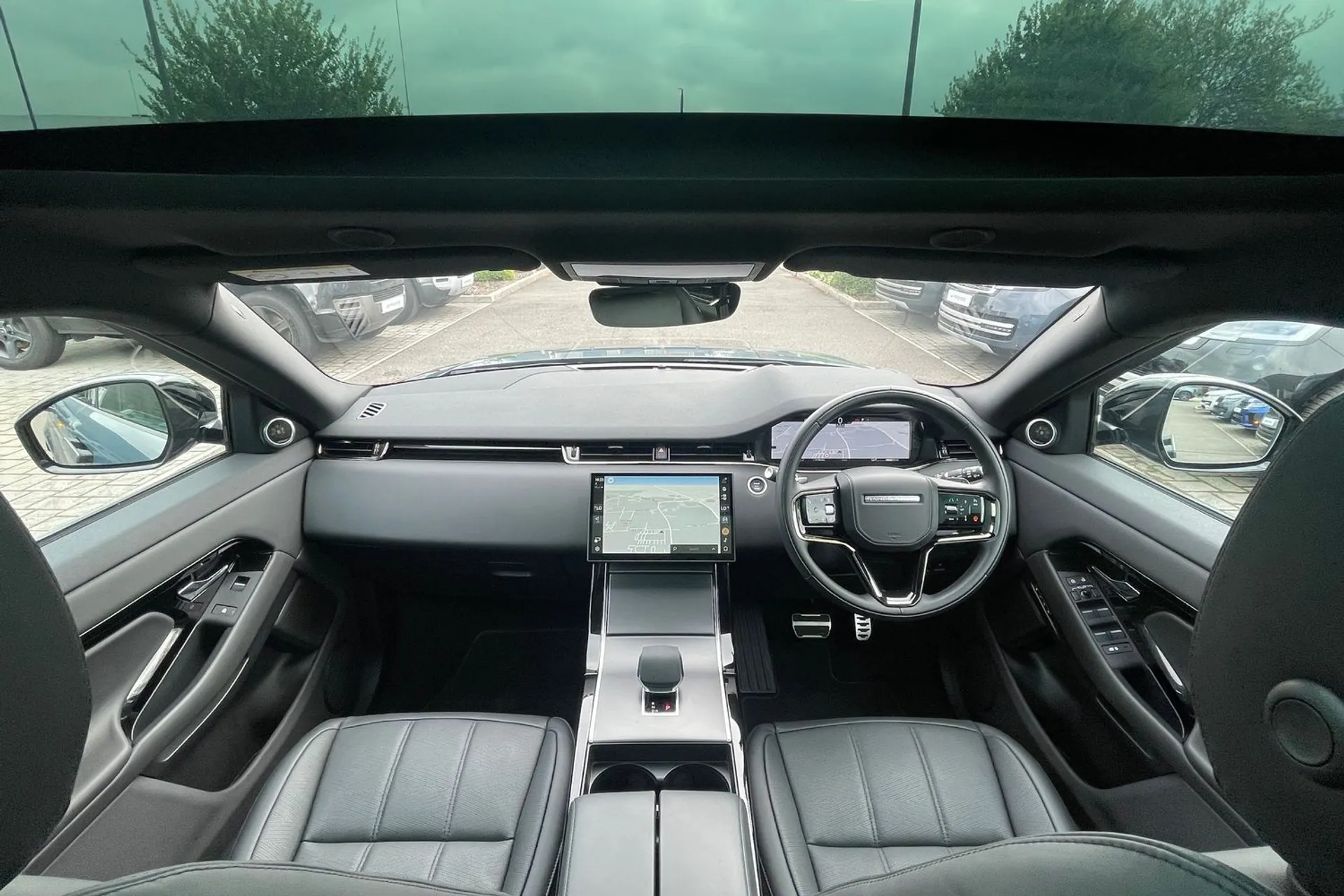 LAND ROVER RANGE ROVER EVOQUE thumbnail image number 3