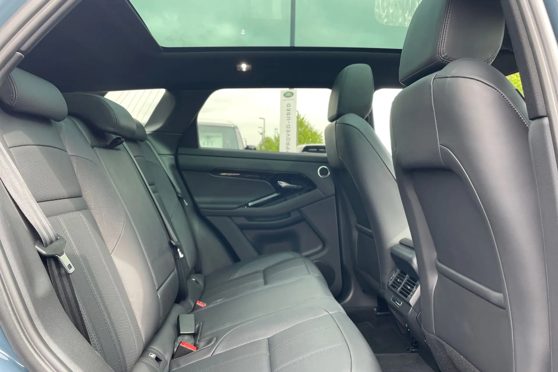 LAND ROVER RANGE ROVER EVOQUE thumbnail image number 37