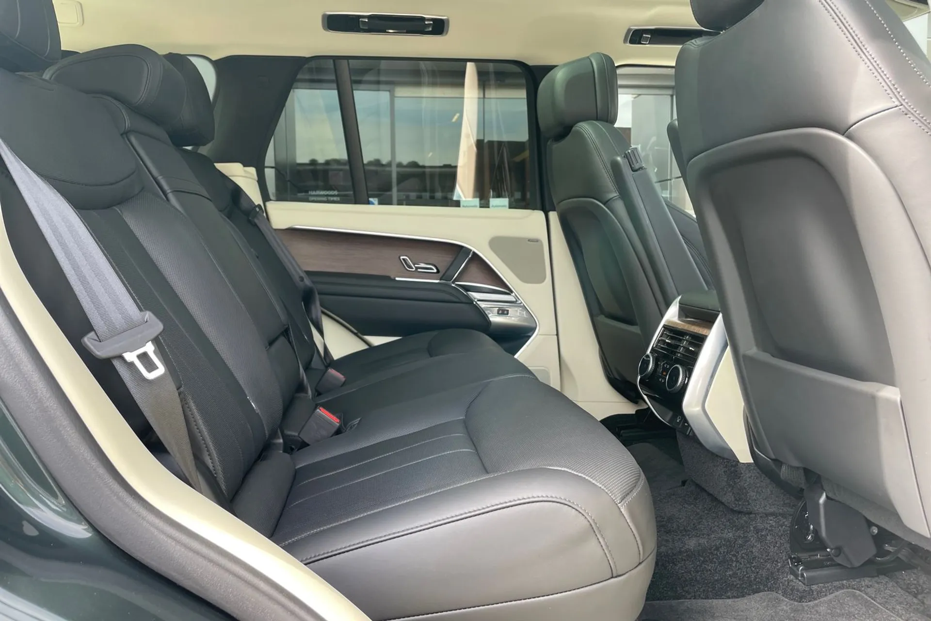 LAND ROVER RANGE ROVER thumbnail image number 25