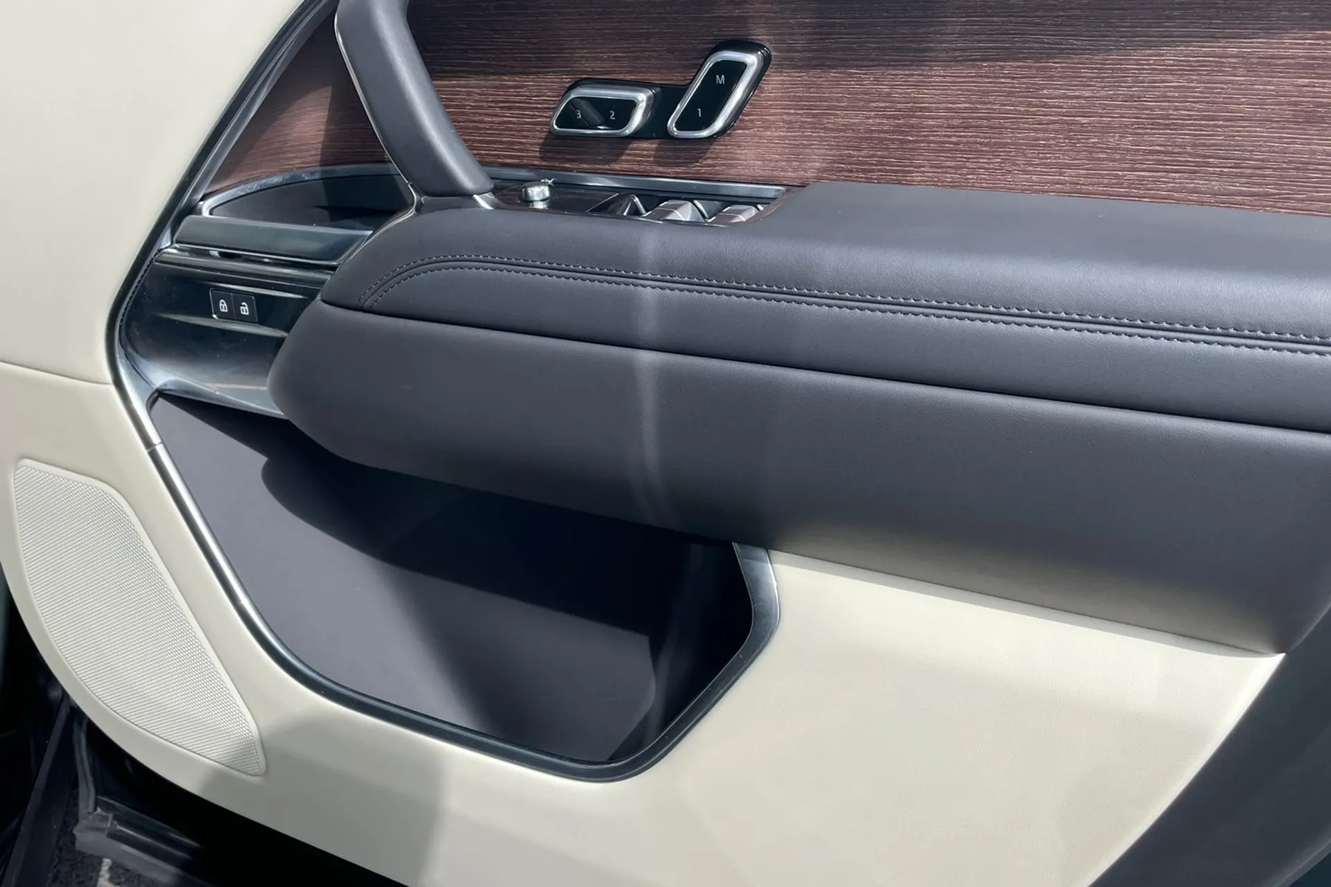 LAND ROVER RANGE ROVER thumbnail image number 49