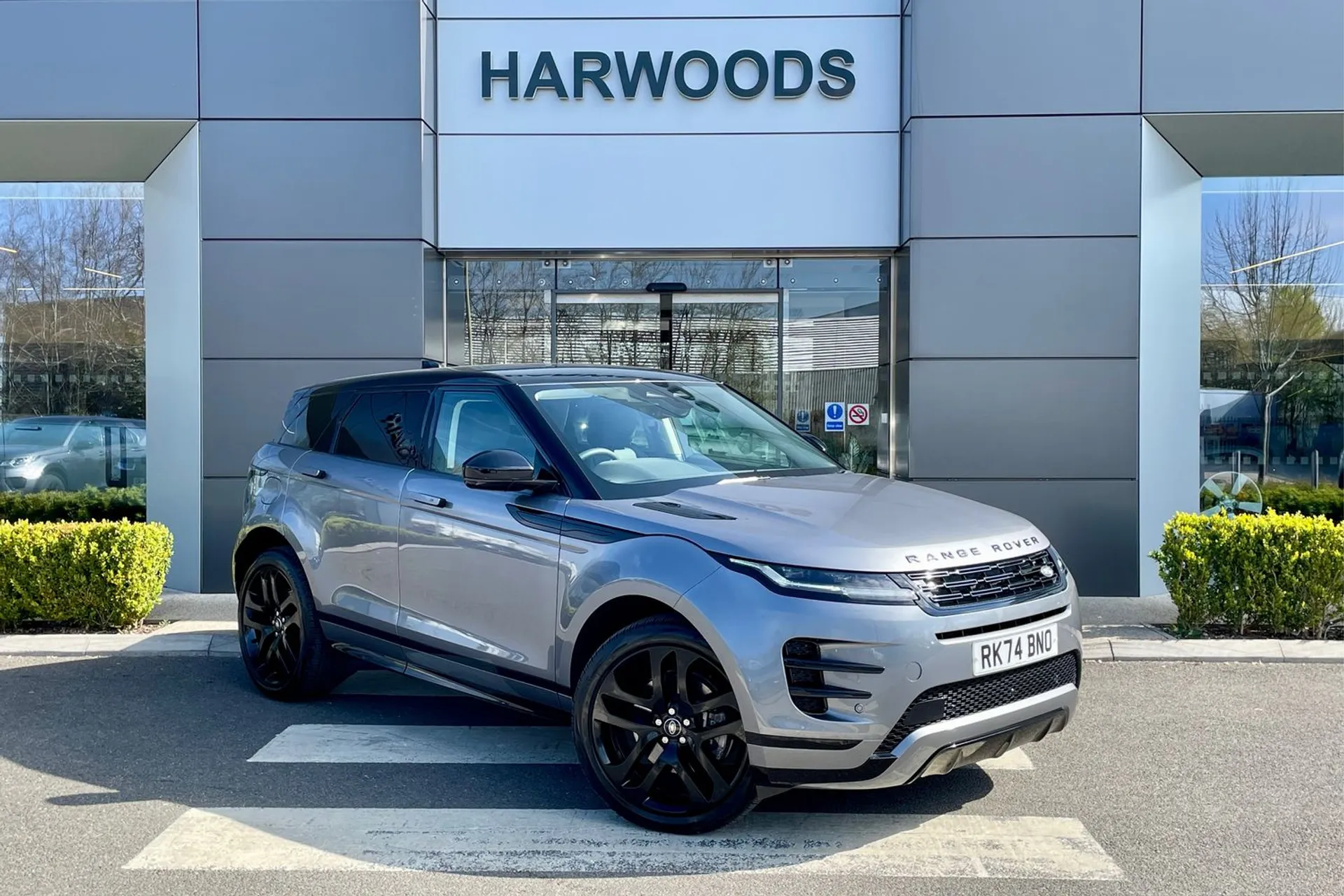 LAND ROVER RANGE ROVER EVOQUE focused image
