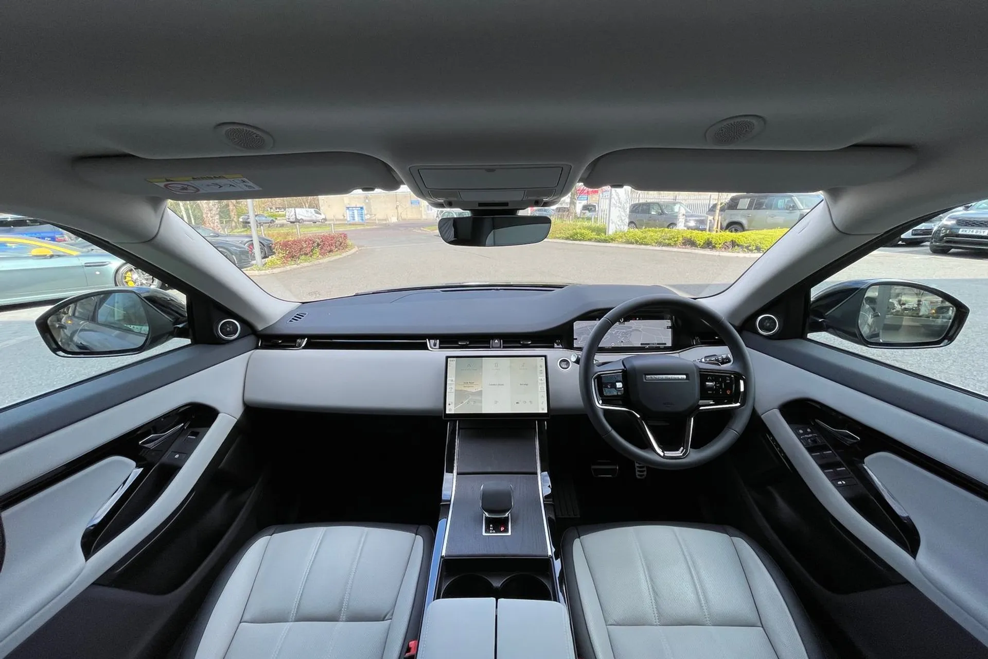 LAND ROVER RANGE ROVER EVOQUE thumbnail image number 3