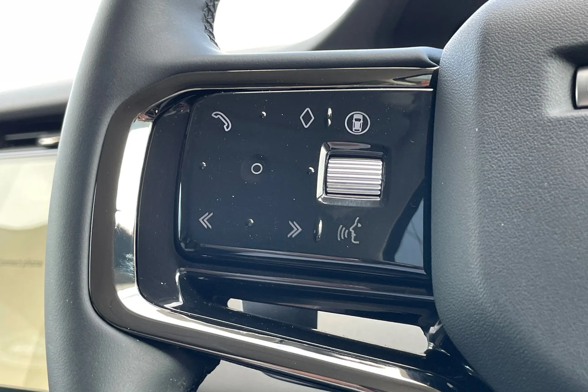 LAND ROVER RANGE ROVER EVOQUE thumbnail image number 25