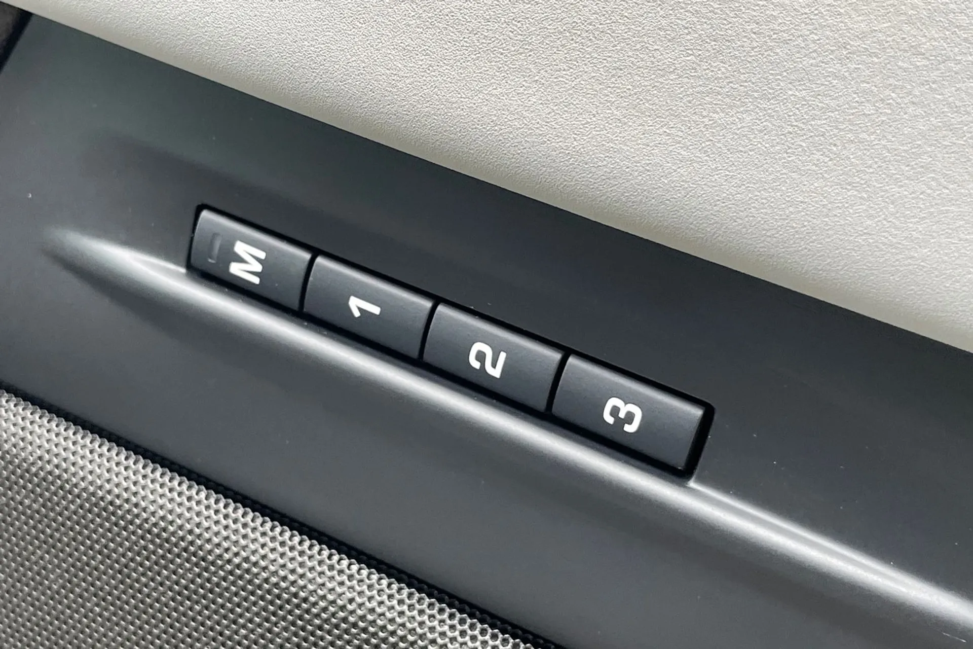 LAND ROVER RANGE ROVER EVOQUE thumbnail image number 53