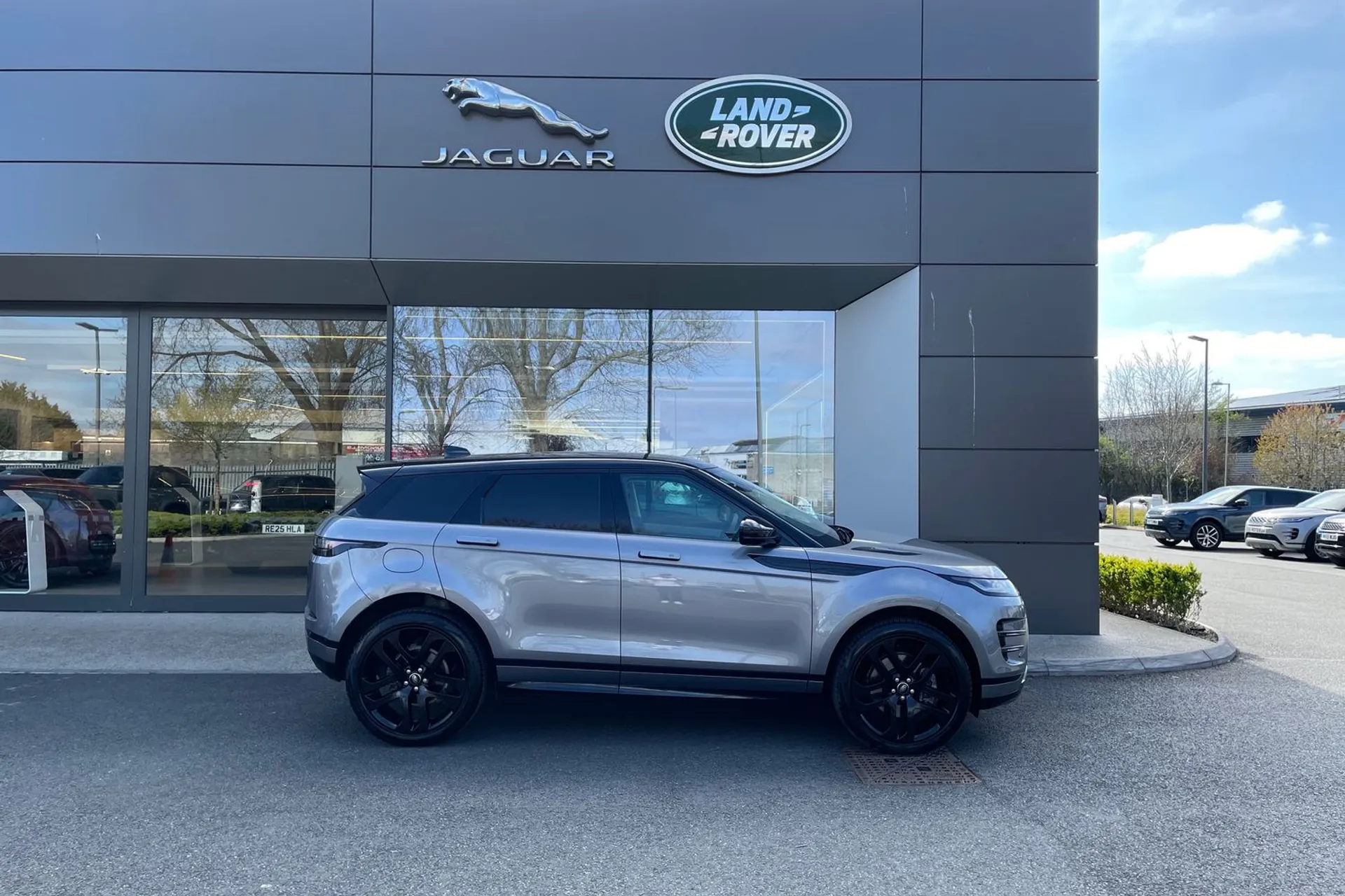 LAND ROVER RANGE ROVER EVOQUE thumbnail image number 2