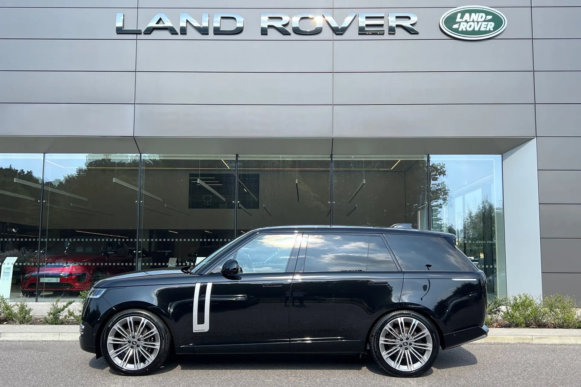 LAND ROVER RANGE ROVER thumbnail image number 8