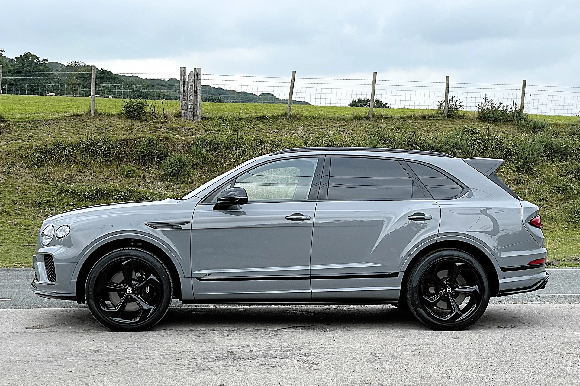 Bentley BENTAYGA thumbnail image number 61