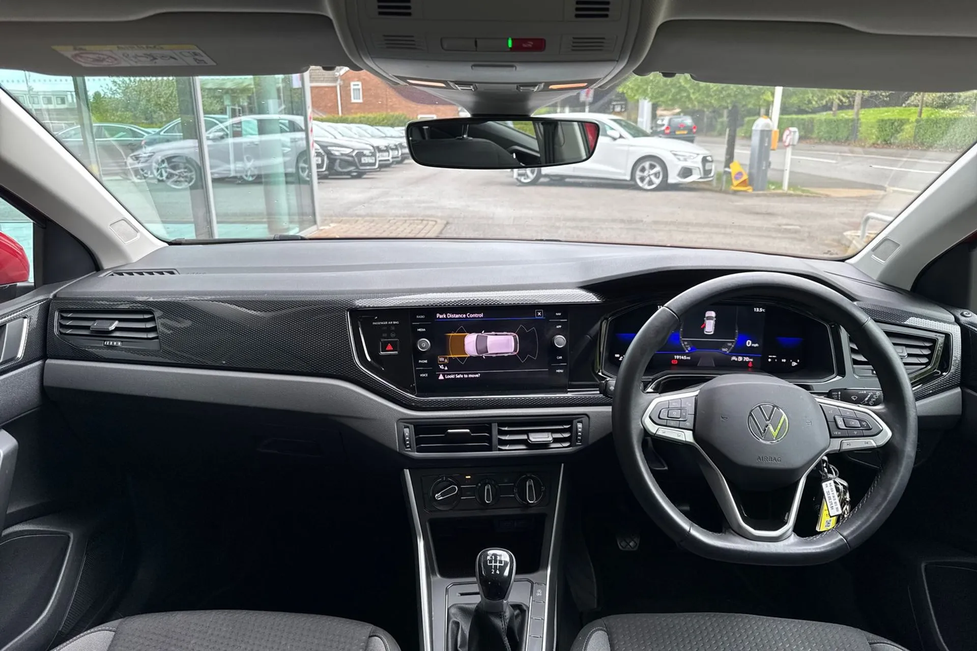 VOLKSWAGEN POLO thumbnail image number 3