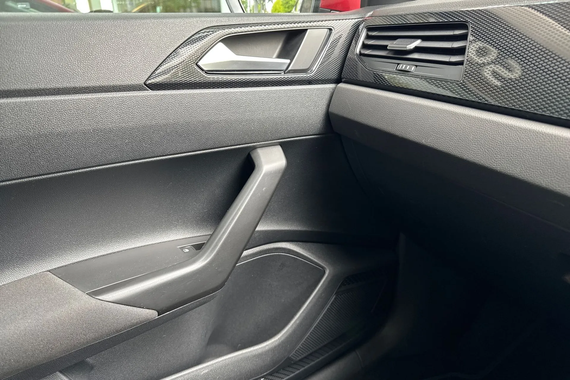 VOLKSWAGEN POLO thumbnail image number 39
