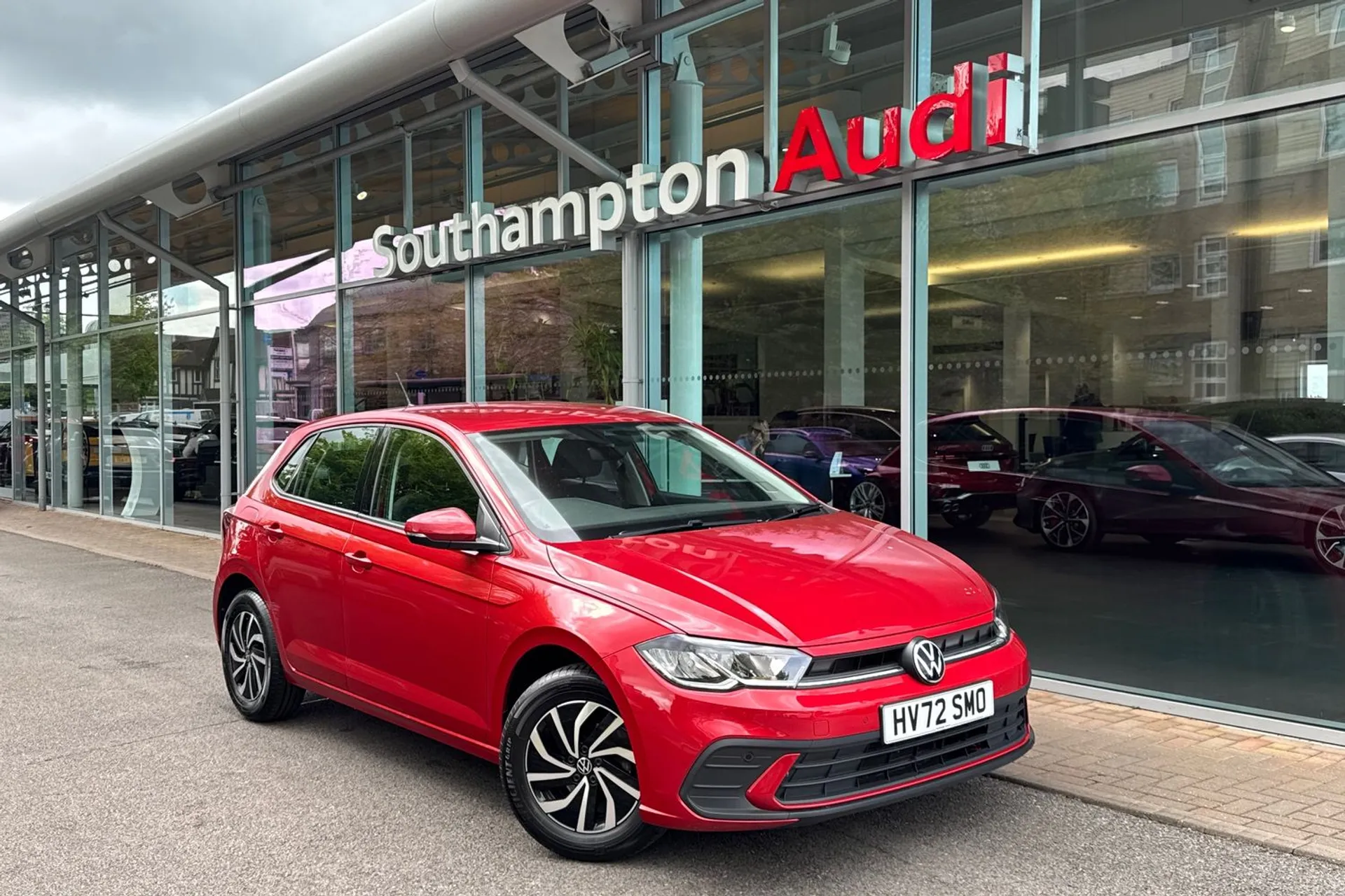 VOLKSWAGEN POLO focused image
