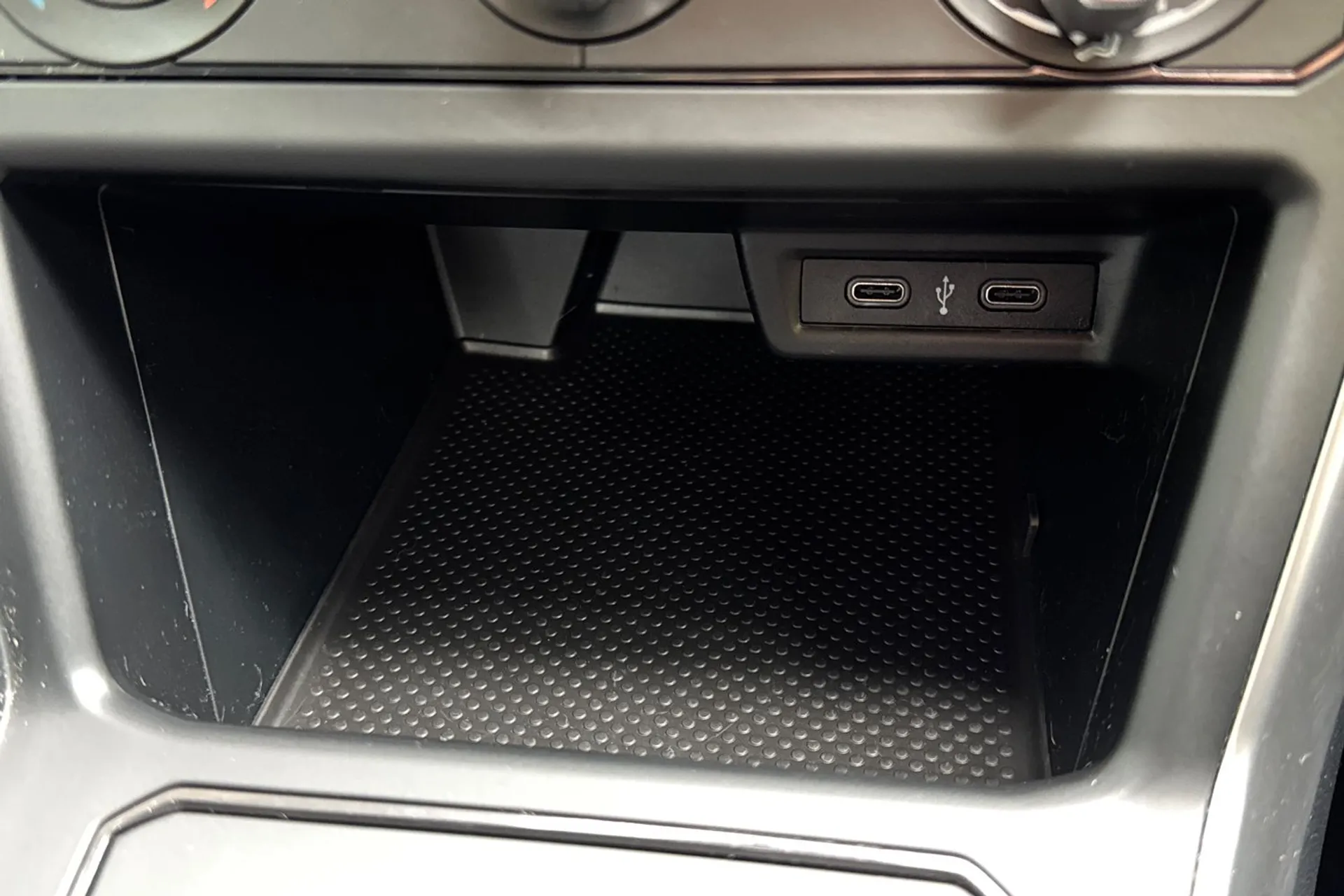 VOLKSWAGEN POLO thumbnail image number 43