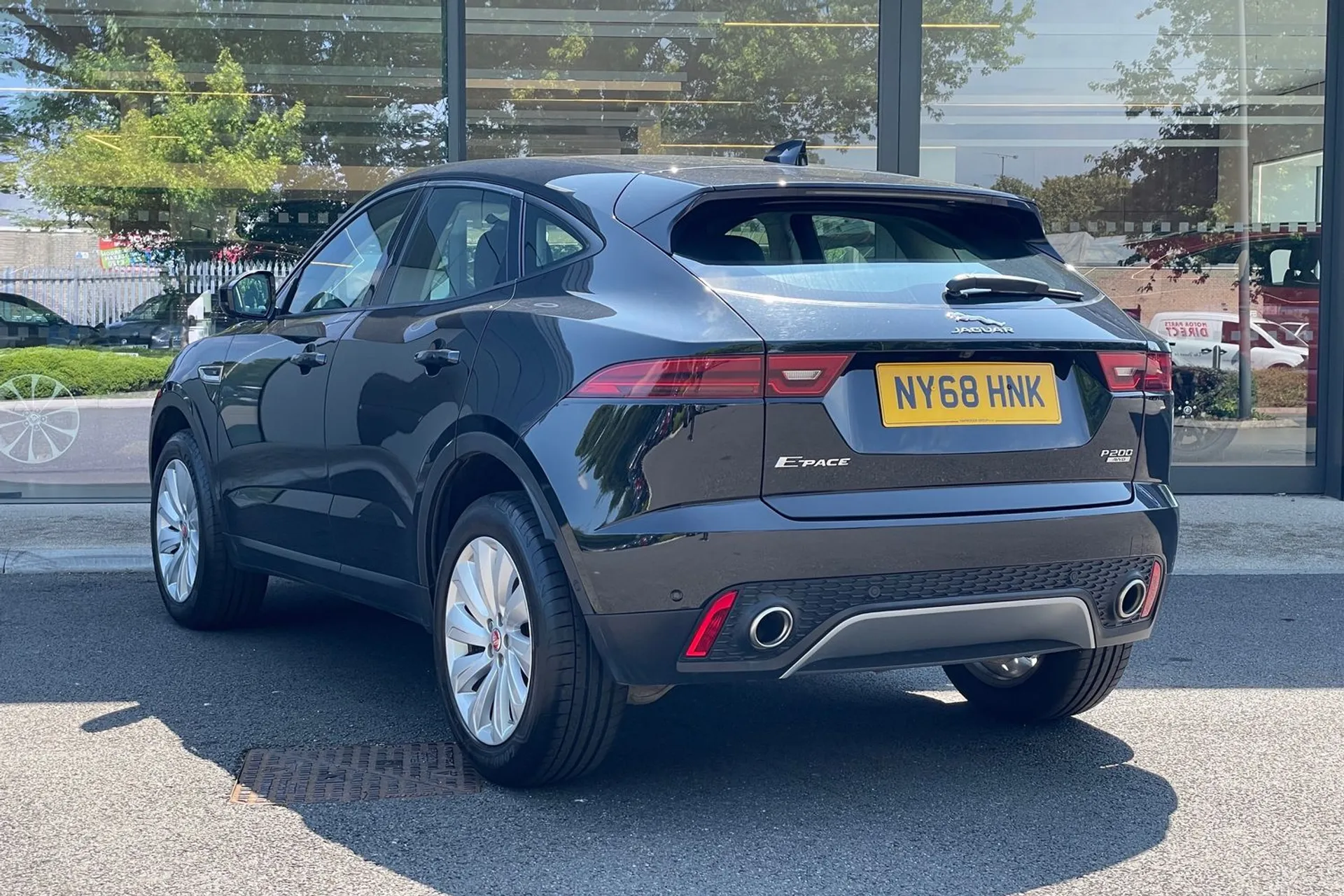 Jaguar E-PACE thumbnail image number 61