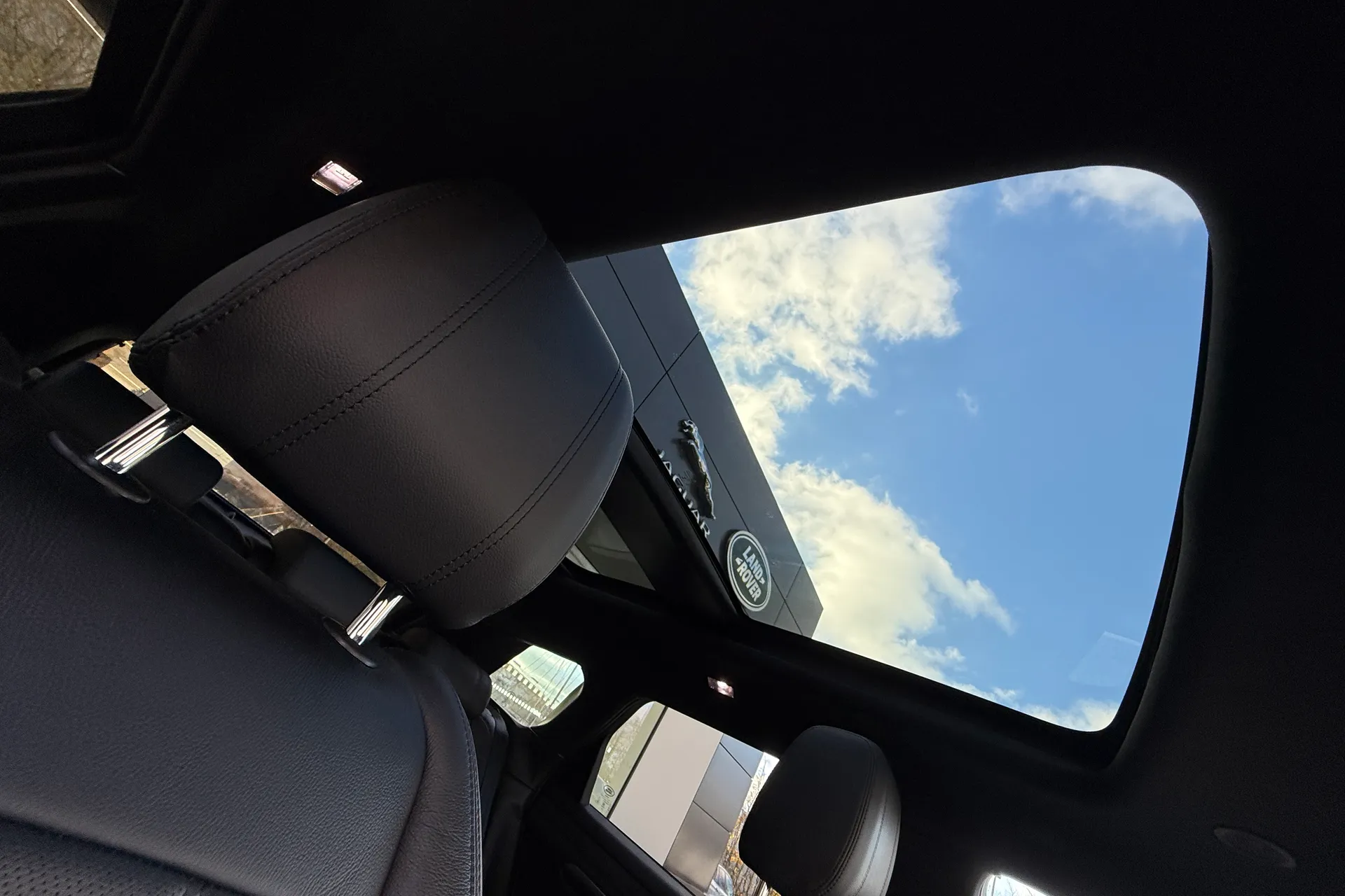 LAND ROVER RANGE ROVER EVOQUE thumbnail image number 32