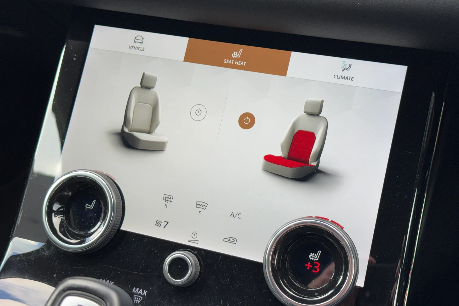 LAND ROVER RANGE ROVER EVOQUE thumbnail image number 17