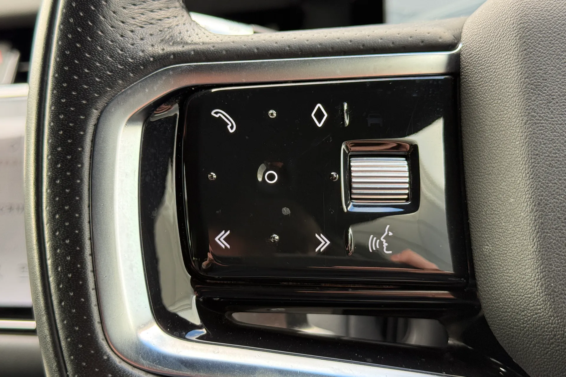 LAND ROVER RANGE ROVER EVOQUE thumbnail image number 22