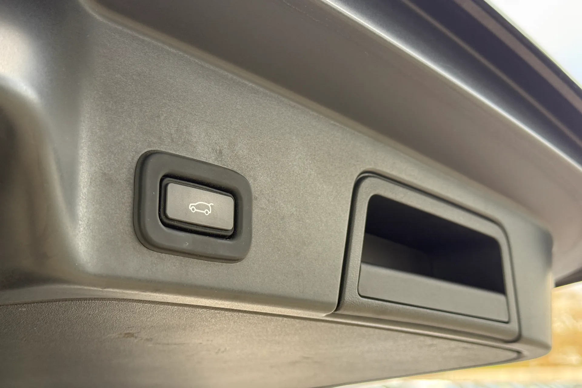 LAND ROVER RANGE ROVER EVOQUE thumbnail image number 38