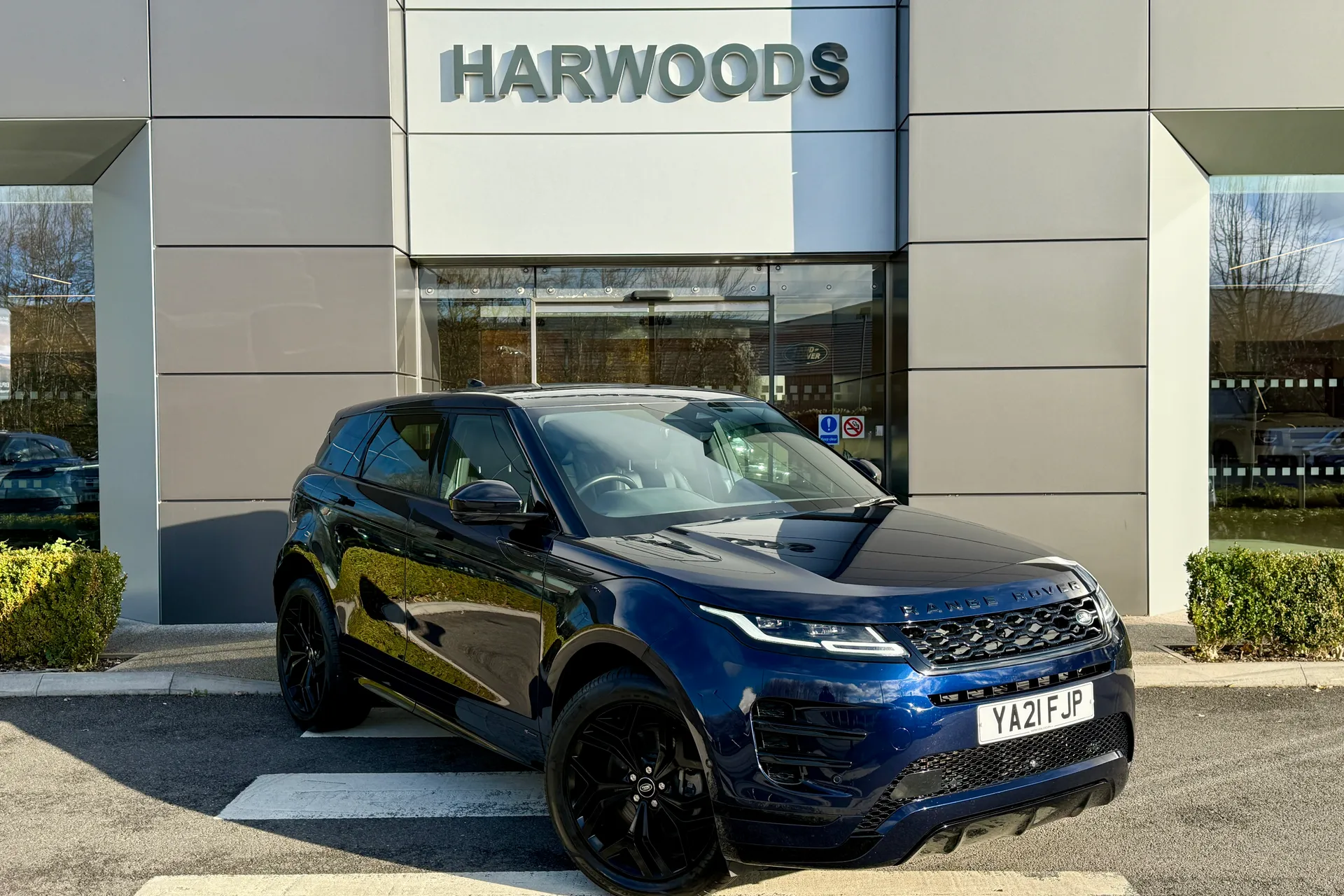 LAND ROVER RANGE ROVER EVOQUE focused image