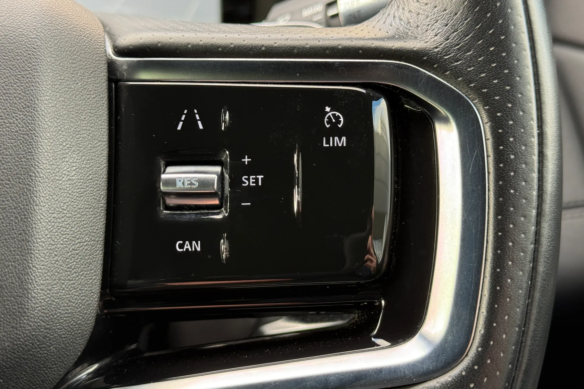 LAND ROVER RANGE ROVER EVOQUE thumbnail image number 24