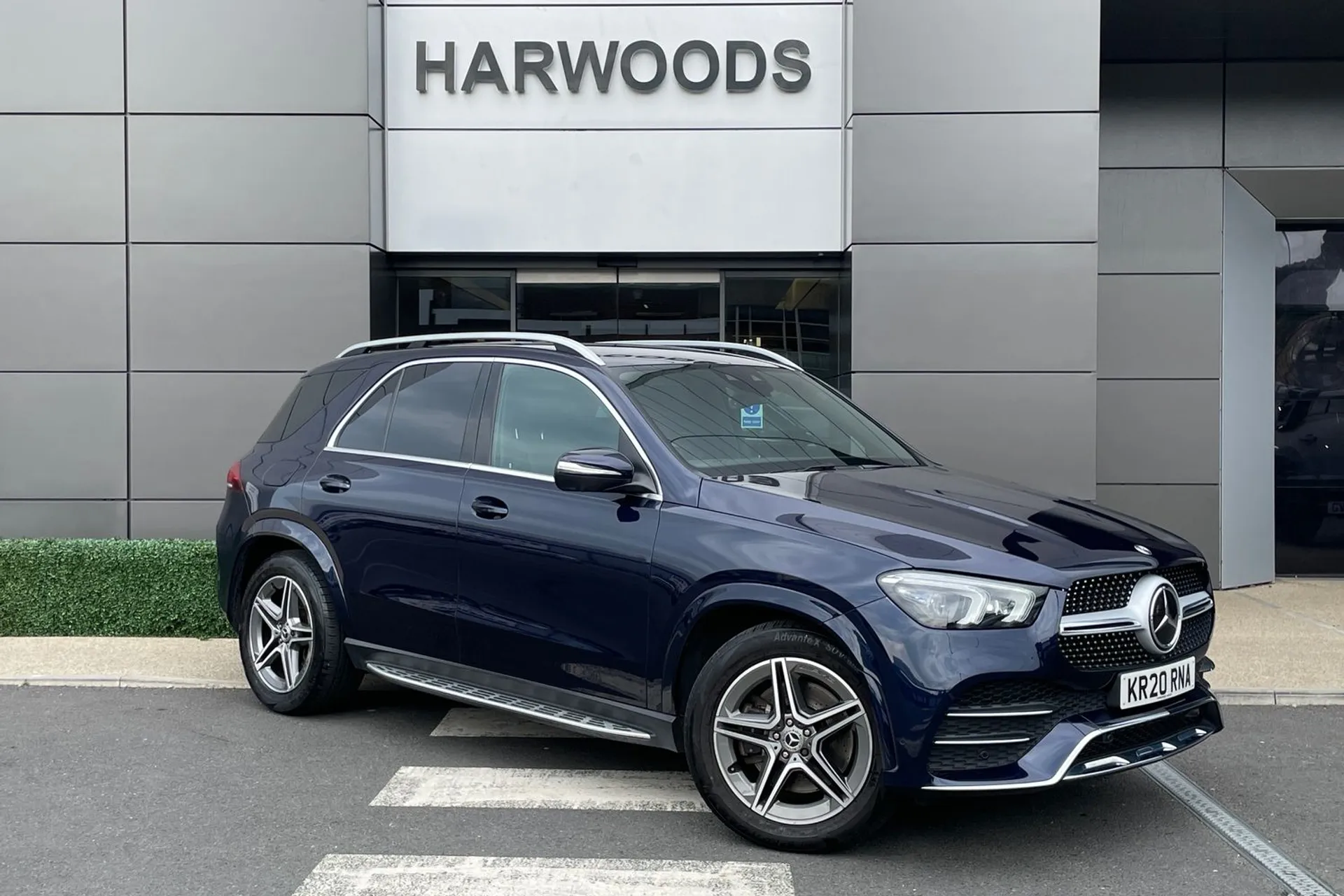 MERCEDES-BENZ GLE focused image