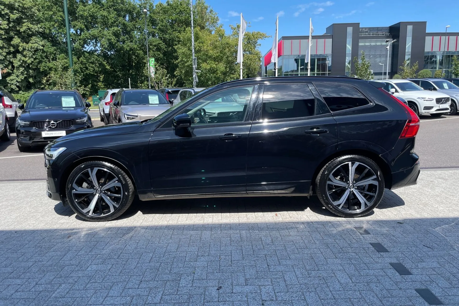 Volvo XC60 thumbnail image number 9