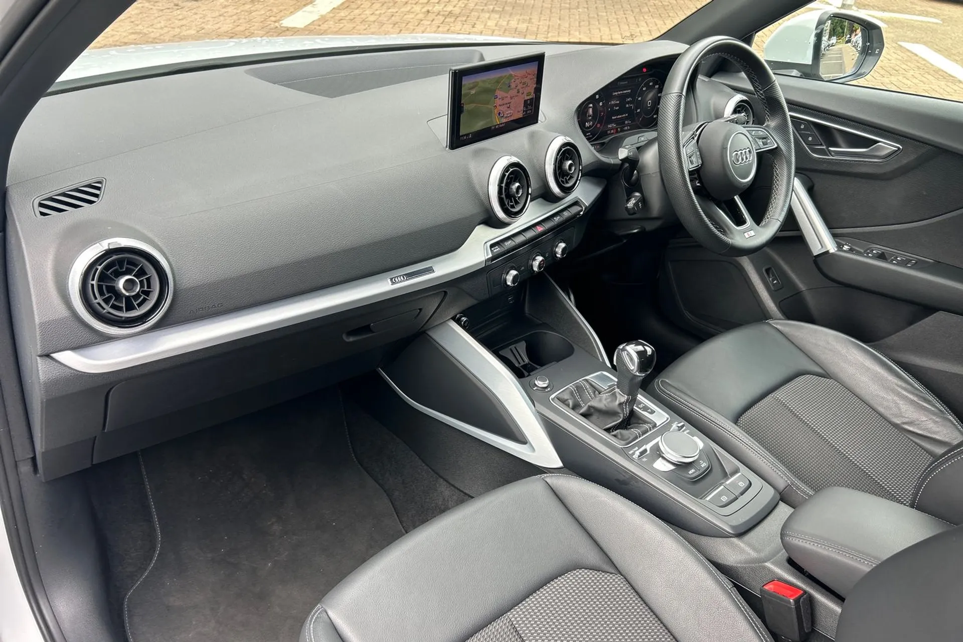 Audi Q2 thumbnail image number 26