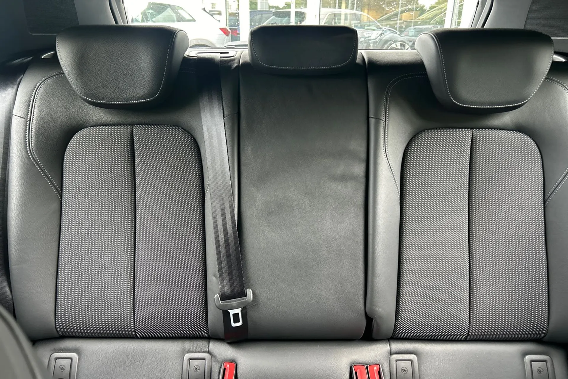 Audi Q2 thumbnail image number 30