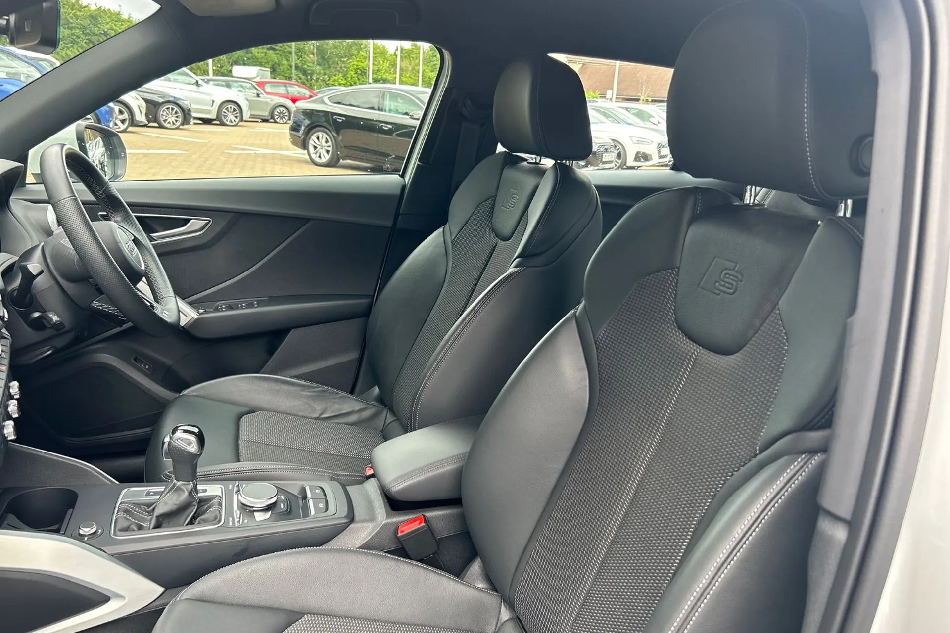 Audi Q2 thumbnail image number 27