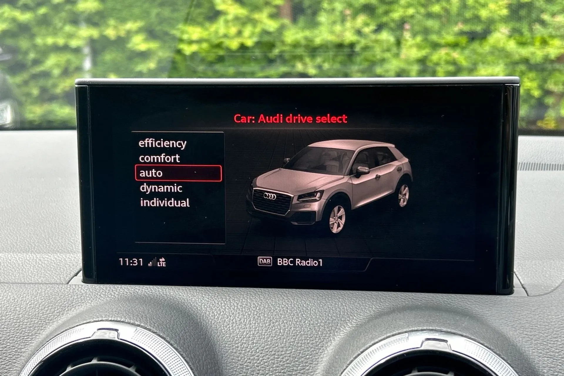 Audi Q2 thumbnail image number 4