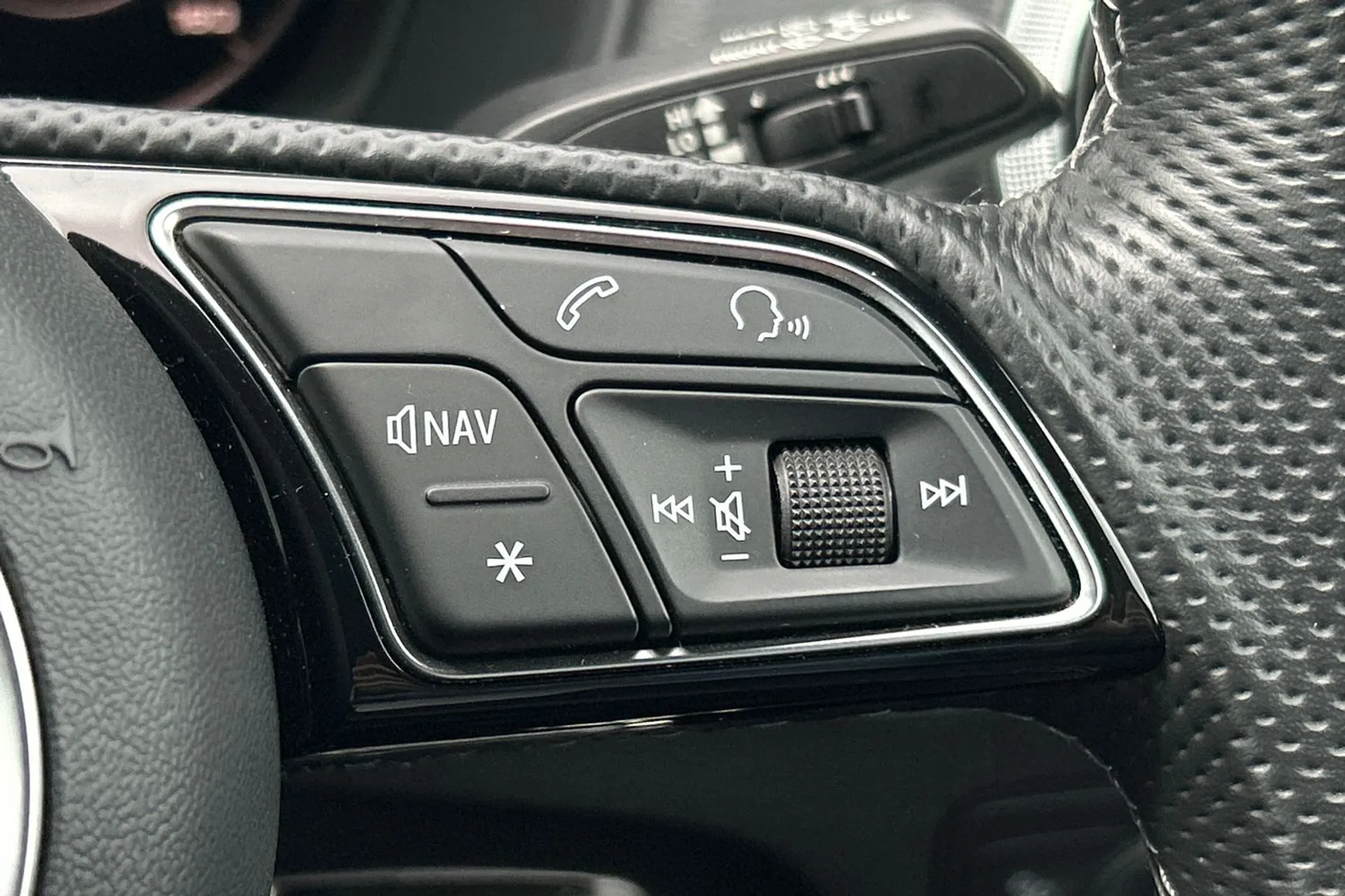 Audi Q2 thumbnail image number 37