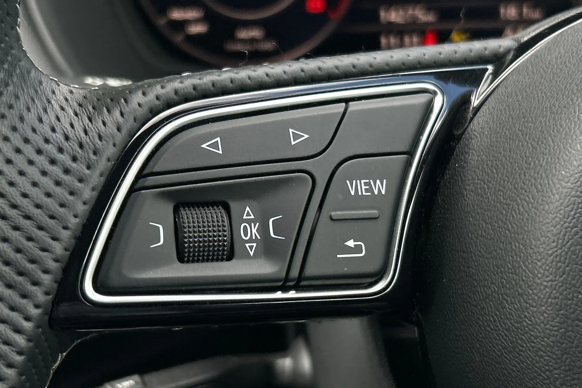 Audi Q2 thumbnail image number 36