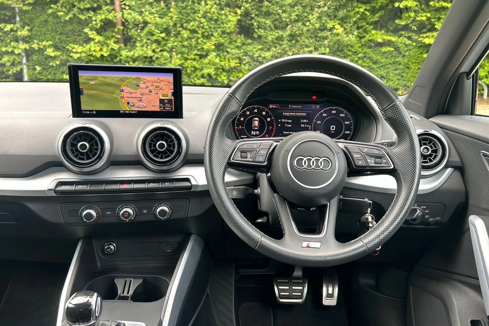 Audi Q2 thumbnail image number 34