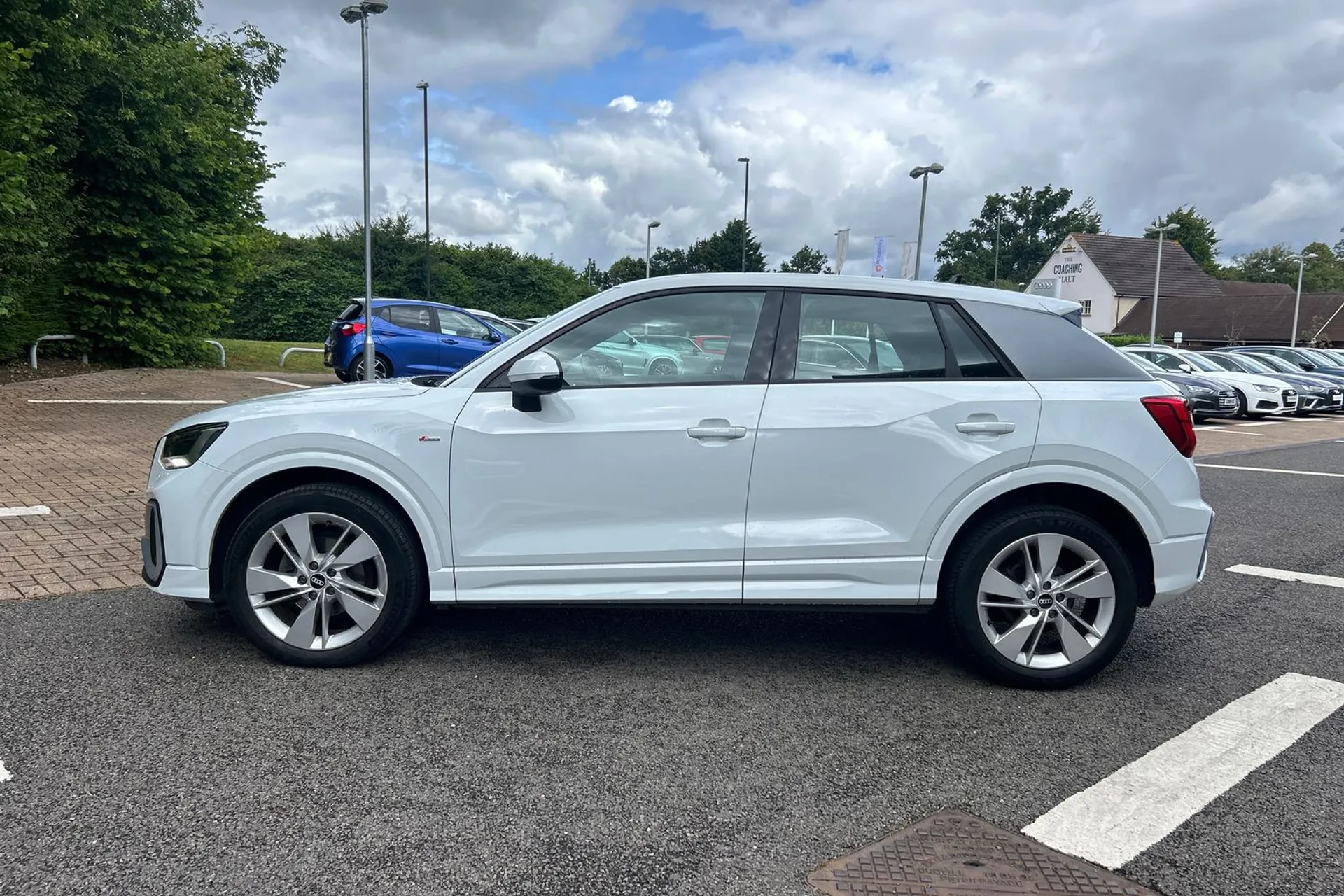 Audi Q2 thumbnail image number 9