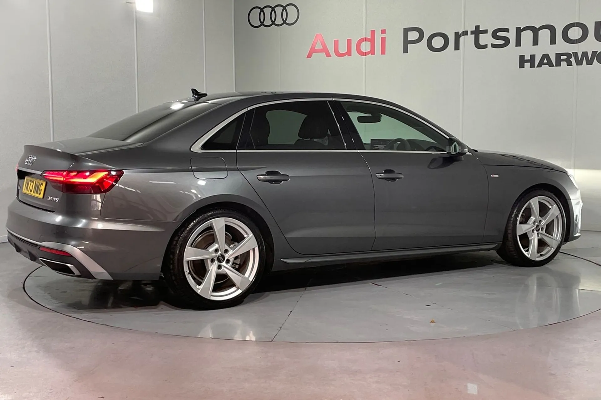 Audi A4 thumbnail image number 11