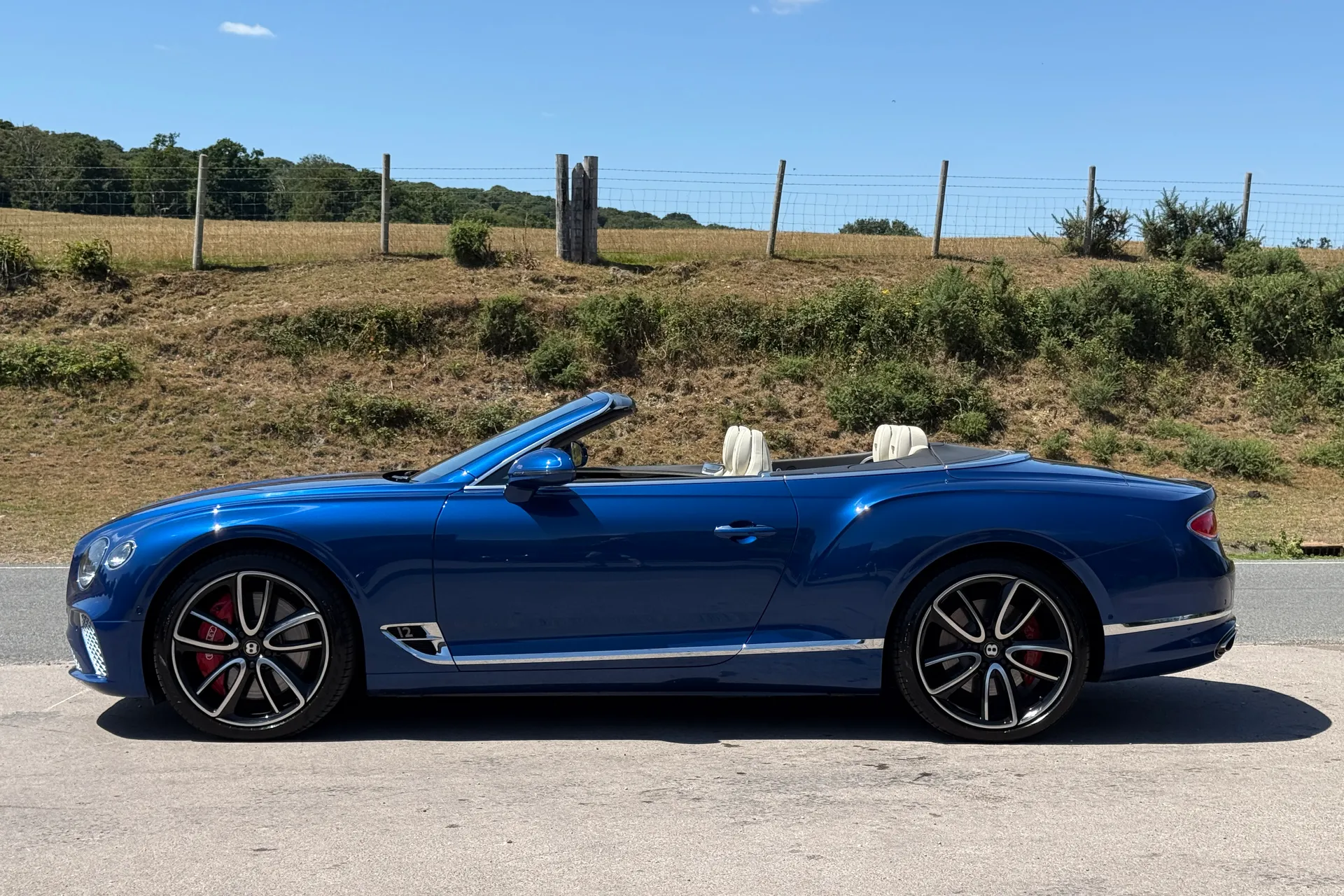 Bentley CONTINENTAL GTC thumbnail image number 66