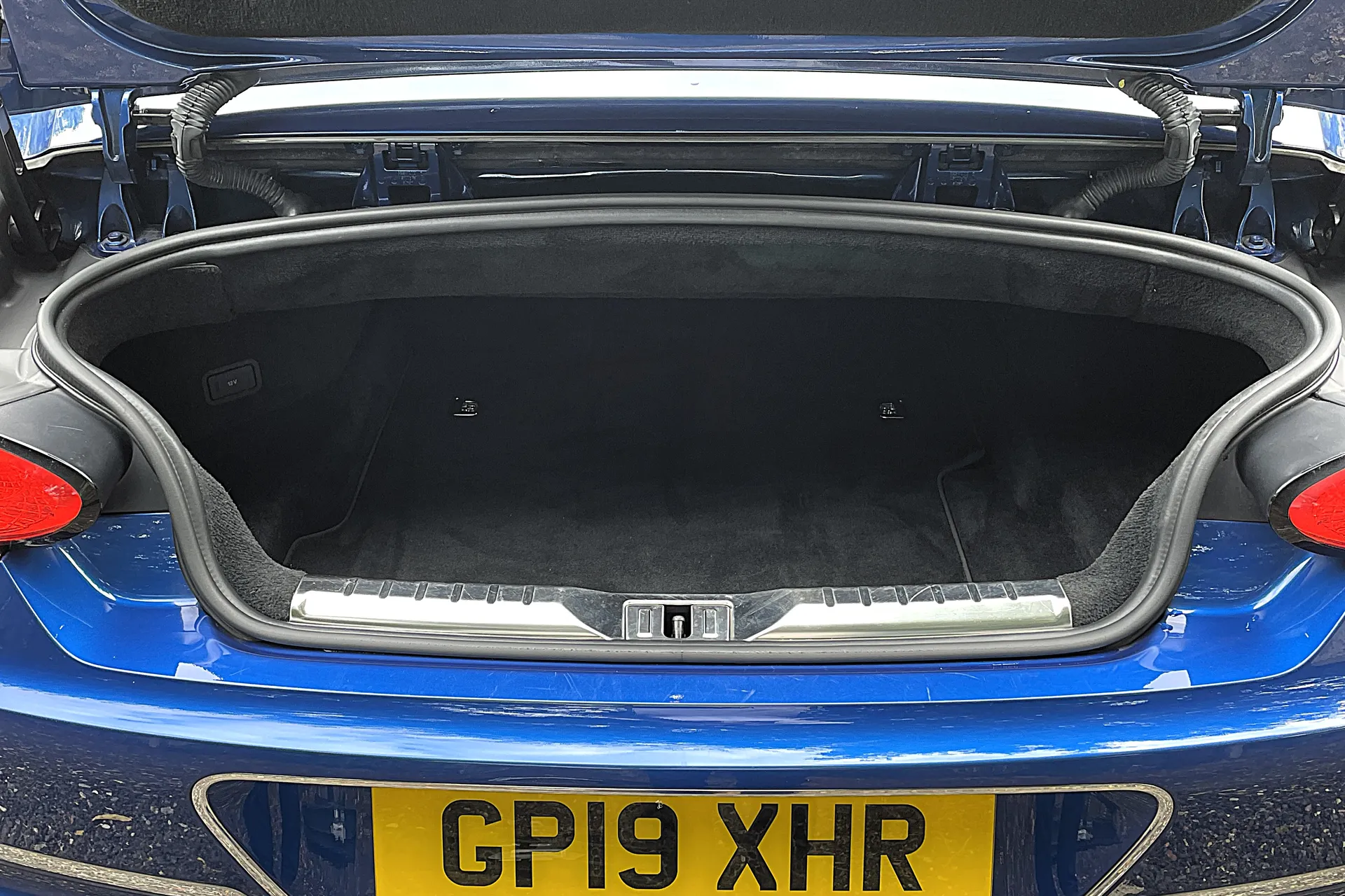 Bentley CONTINENTAL GTC thumbnail image number 24