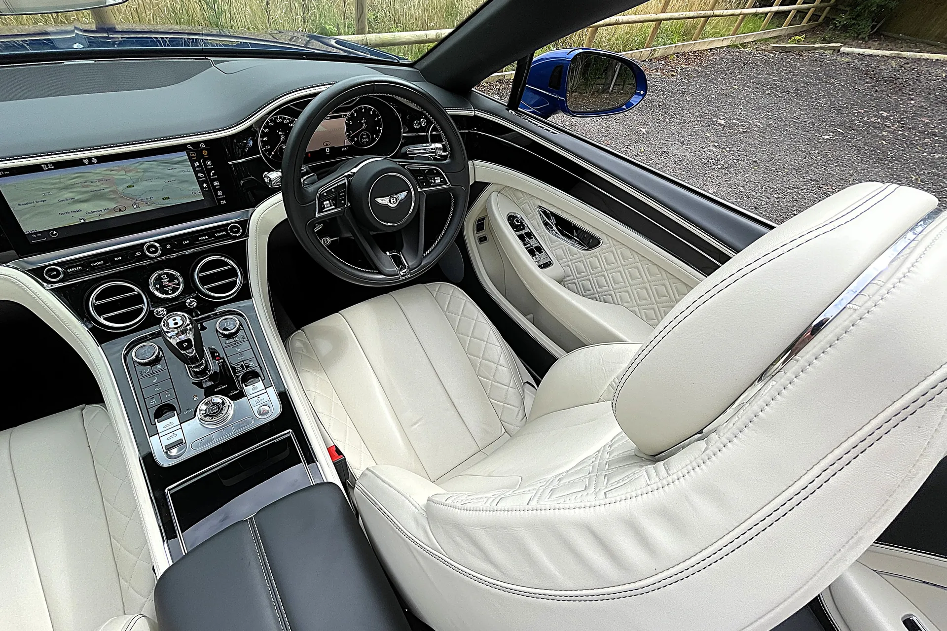 Bentley CONTINENTAL GTC thumbnail image number 4