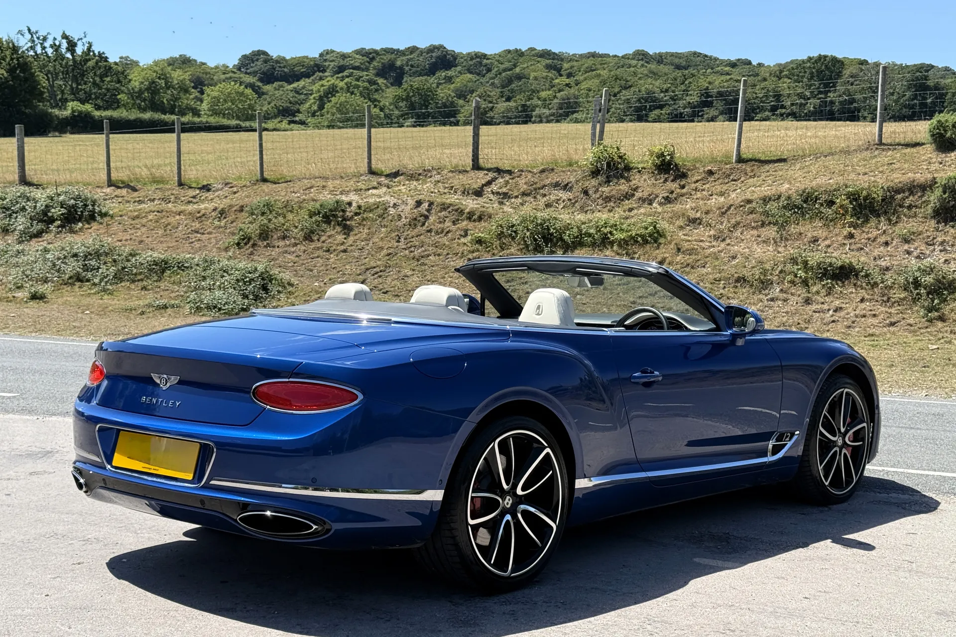 Bentley CONTINENTAL GTC thumbnail image number 9