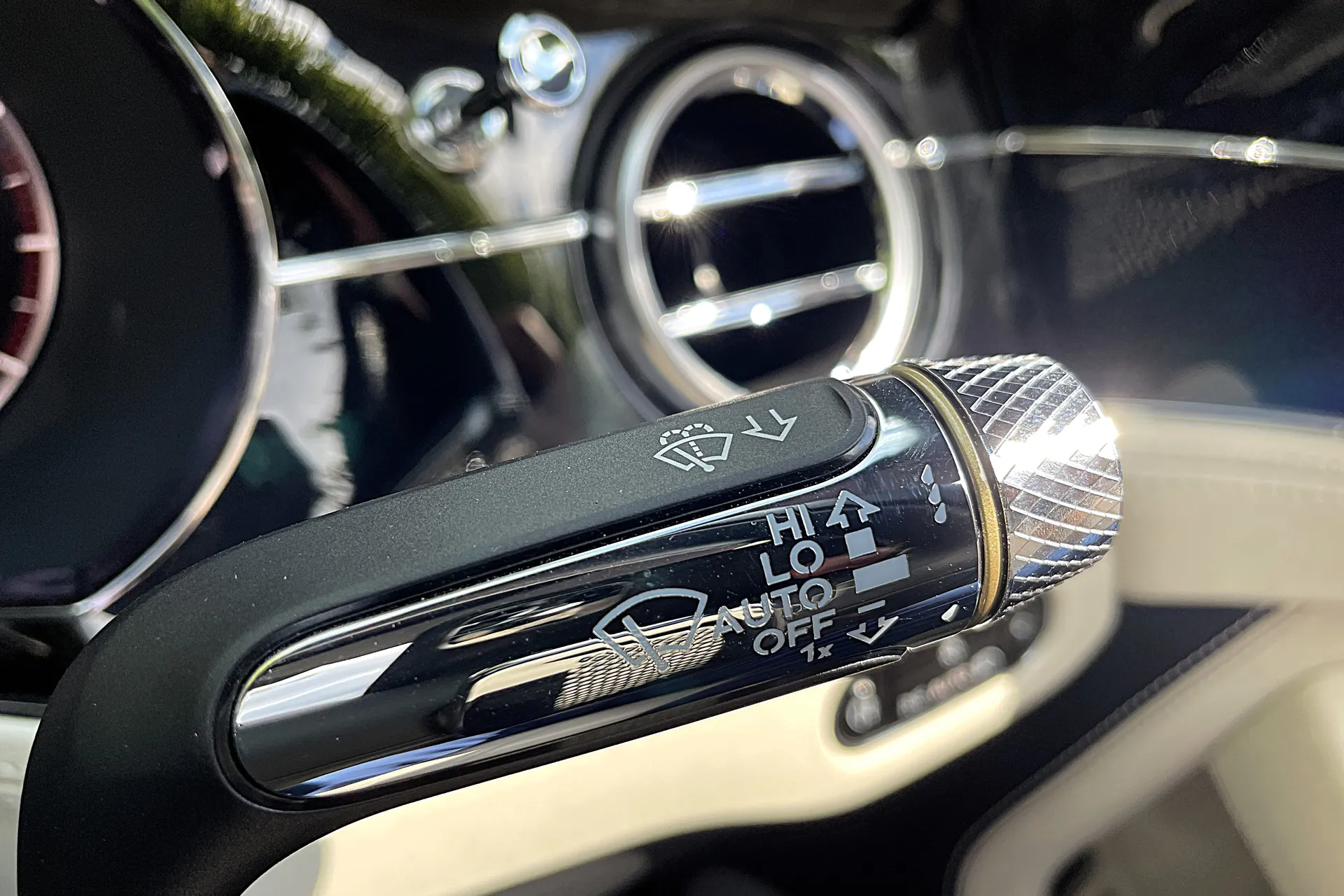 Bentley CONTINENTAL GTC thumbnail image number 50