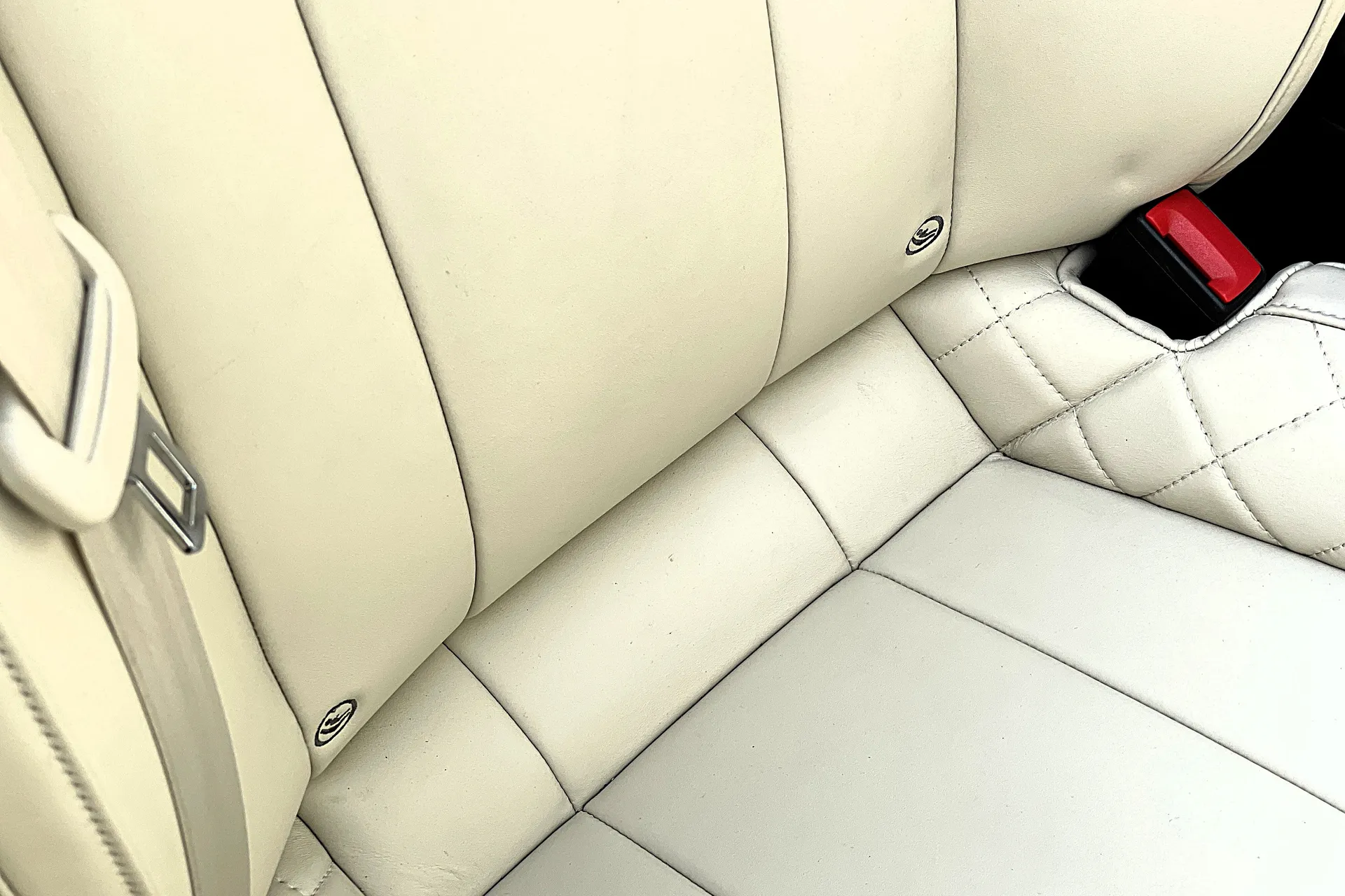 Bentley CONTINENTAL GTC thumbnail image number 47