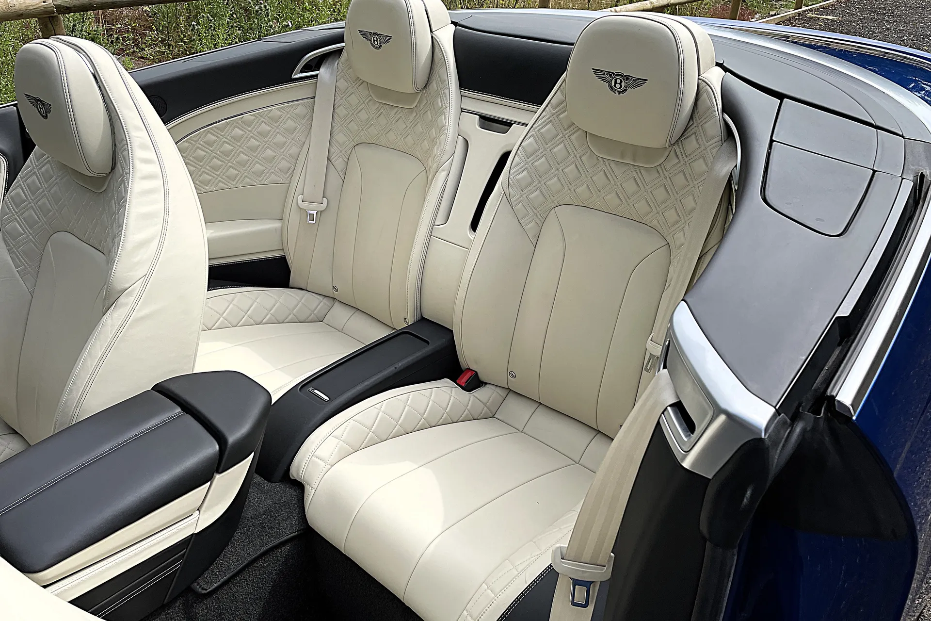 Bentley CONTINENTAL GTC thumbnail image number 37