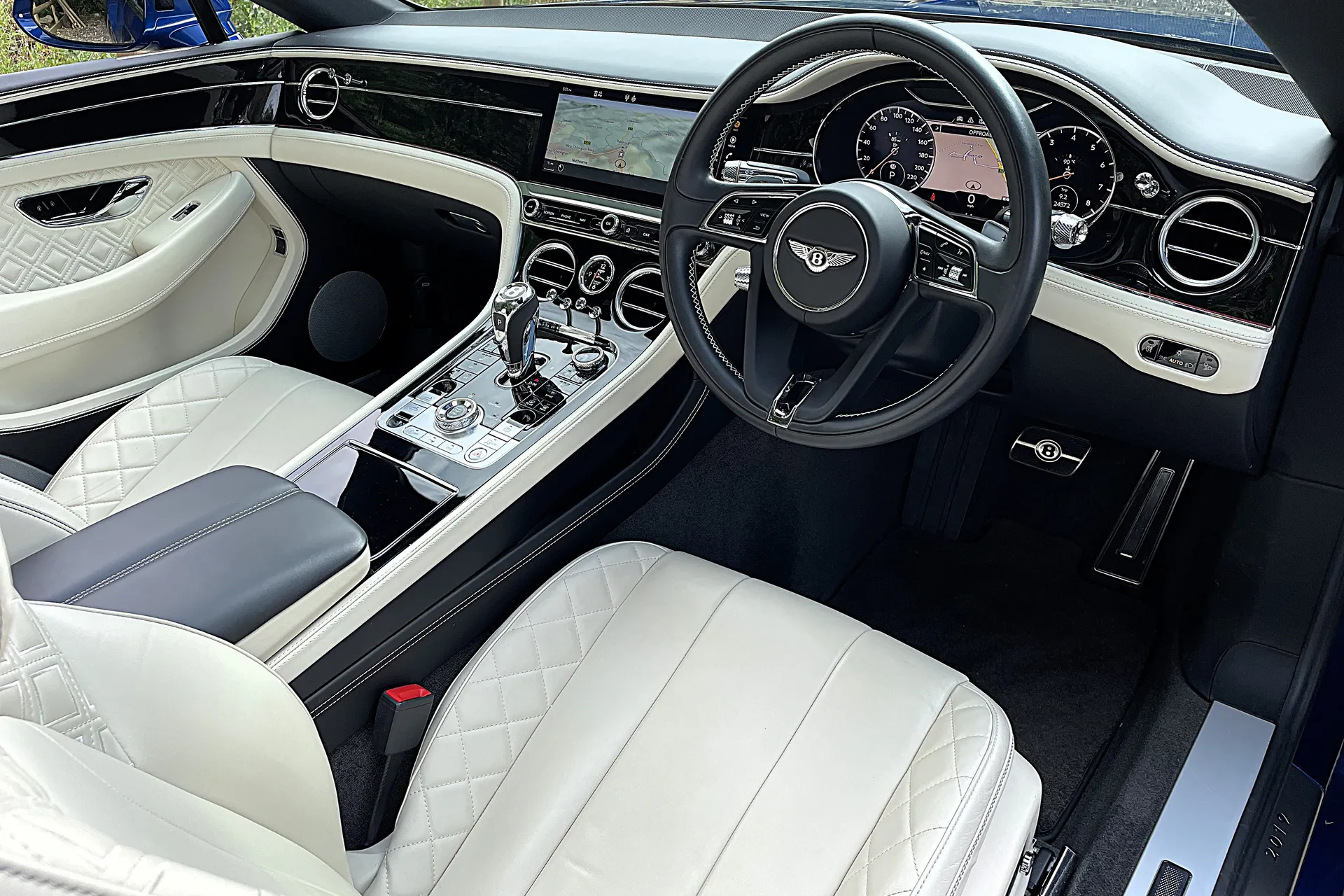 Bentley CONTINENTAL GTC thumbnail image number 42